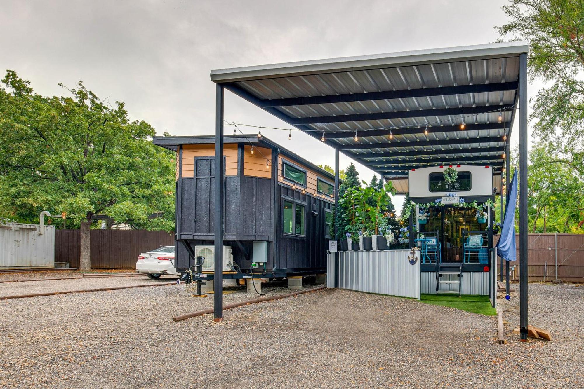 Tiny Home Near Lewisville Lake With Porch And Yard! Lake Dallas Bagian luar foto